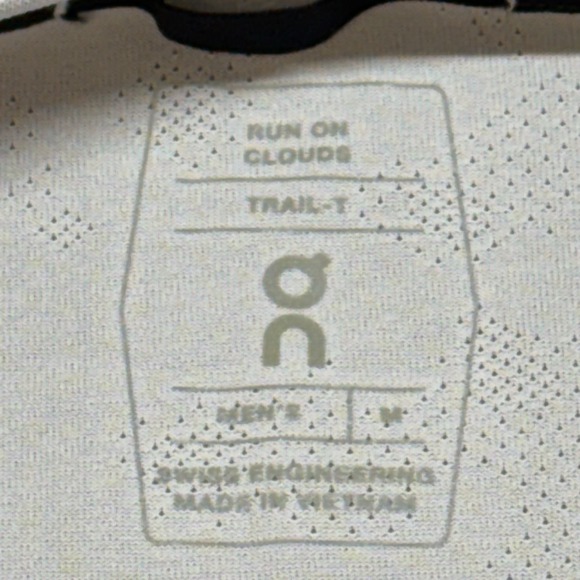 On Cloud Trail-T Workout Men's Size M Activewear Shirt - Picture 2 of 9
